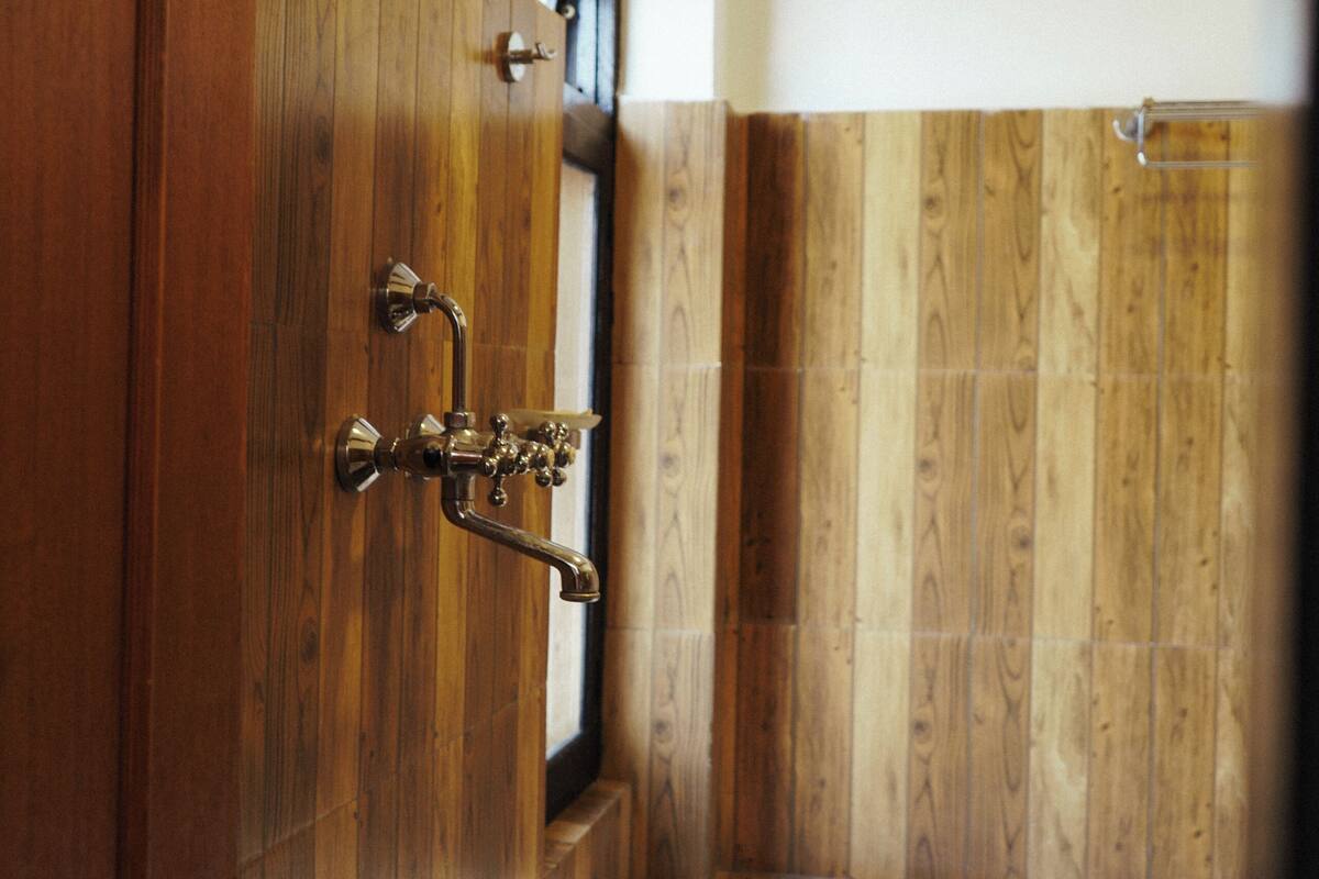 Luxury Room, Hill View | Bathroom | Shower, towels, soap, shampoo