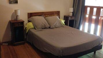 2 habitaciones, tabla de planchar con plancha, wifi y ropa de cama