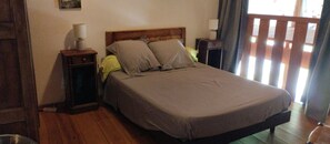 2 dormitorios, tabla de planchar con plancha, wifi y ropa de cama