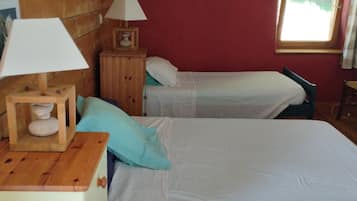 2 habitaciones, tabla de planchar con plancha, wifi y ropa de cama