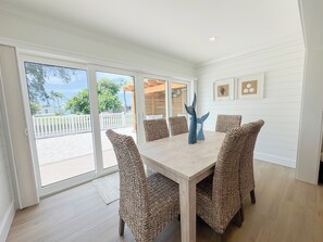 Dining - NEW - The Salty Palm - nearby beach, shops, food! (Holmes Beach)