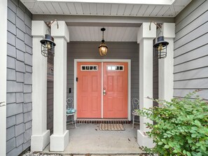 House, Multiple Beds (Sea the Blessings) | Exterior detail