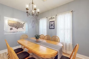 House, Multiple Beds (Sea the Blessings) | Dining