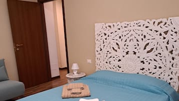 2 chambres, fer et planche Ă repasser, Wi-Fi gratuit, draps fournis