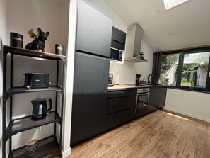 Refrigerador, placa de cocina