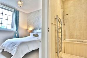 5 chambres, fer et planche Ă repasser, accĂšs Internet, draps fournis