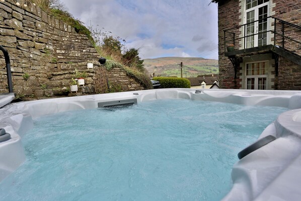 Bain à remous extérieur