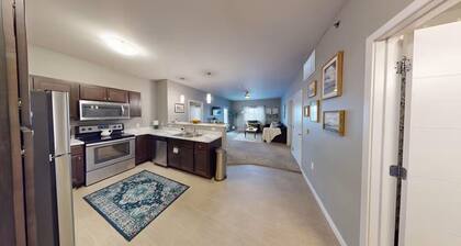 2BR2B w/ Dog Park, Pool, and Gym