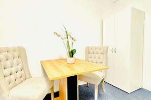 Dining - Contemporary Room | Walk to Belvedere Palace (Vienna)
