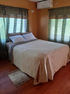 3 bedrooms, iron/ironing board, WiFi, bed sheets - Vacation Home in Canaan, Tobago (Canaan)