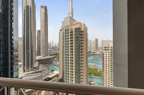 Apartamento superluxo, 2 quartos, vista para a cidade | Vista da sacada