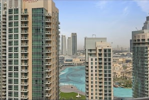 Apartamento superluxo, 2 quartos, vista para a cidade | Vista da sacada