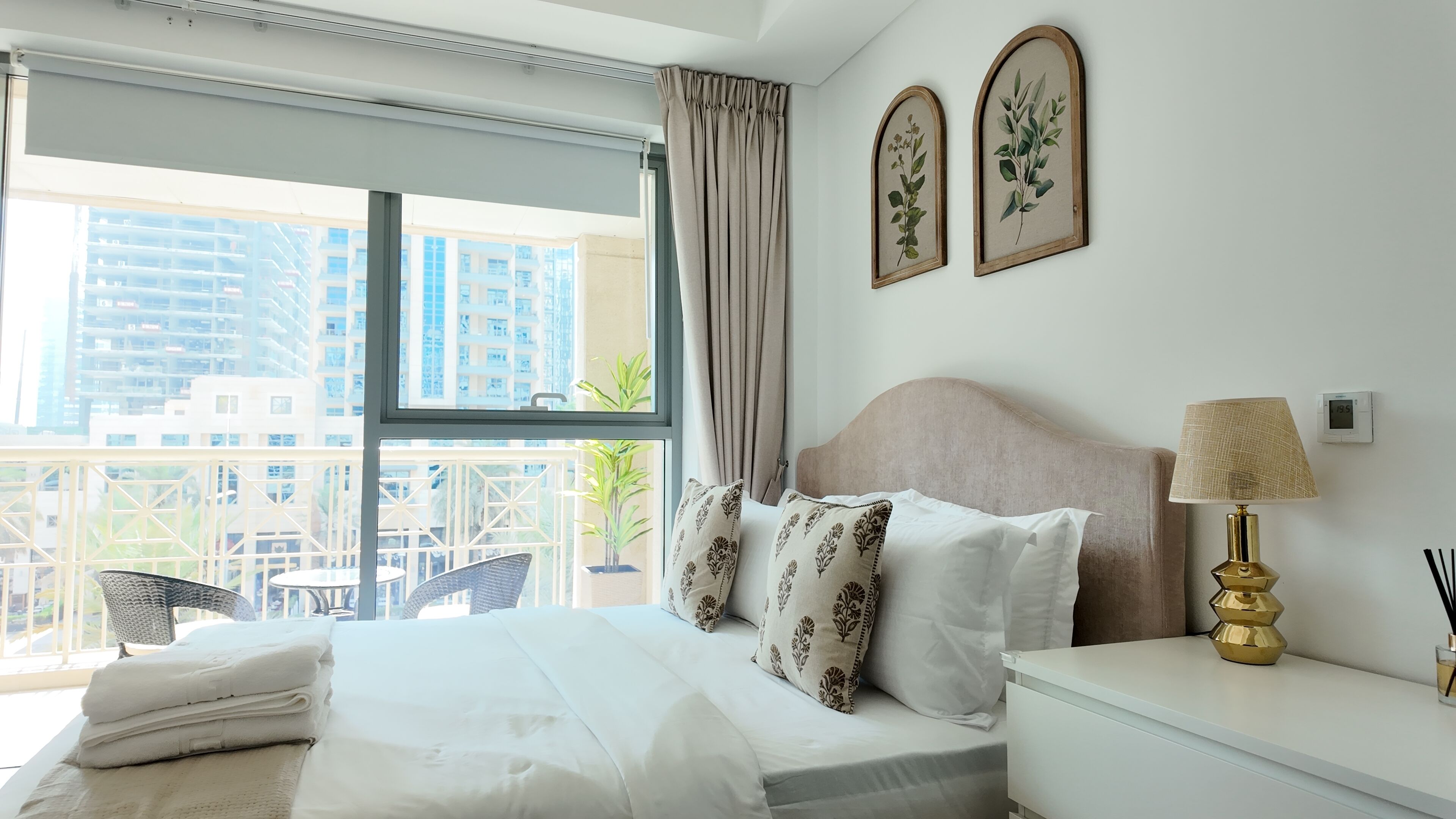 Studio Design, vue ville | Literie de qualité supérieure, coffres-forts dans les chambres