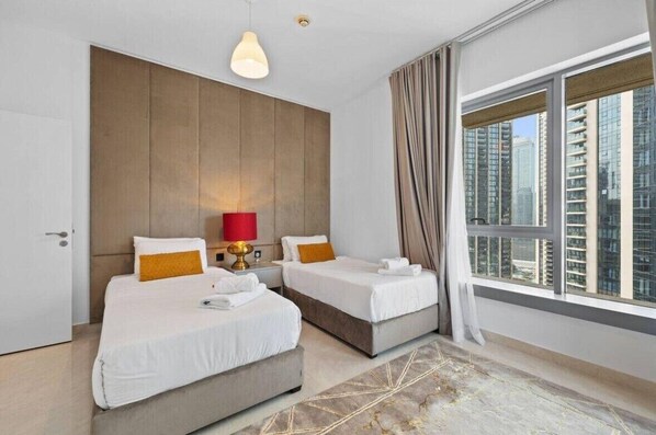 Apartamento superluxo, 2 quartos, vista para a cidade | Cofres nos quartos, cortinas blackout, quartos à prova de som