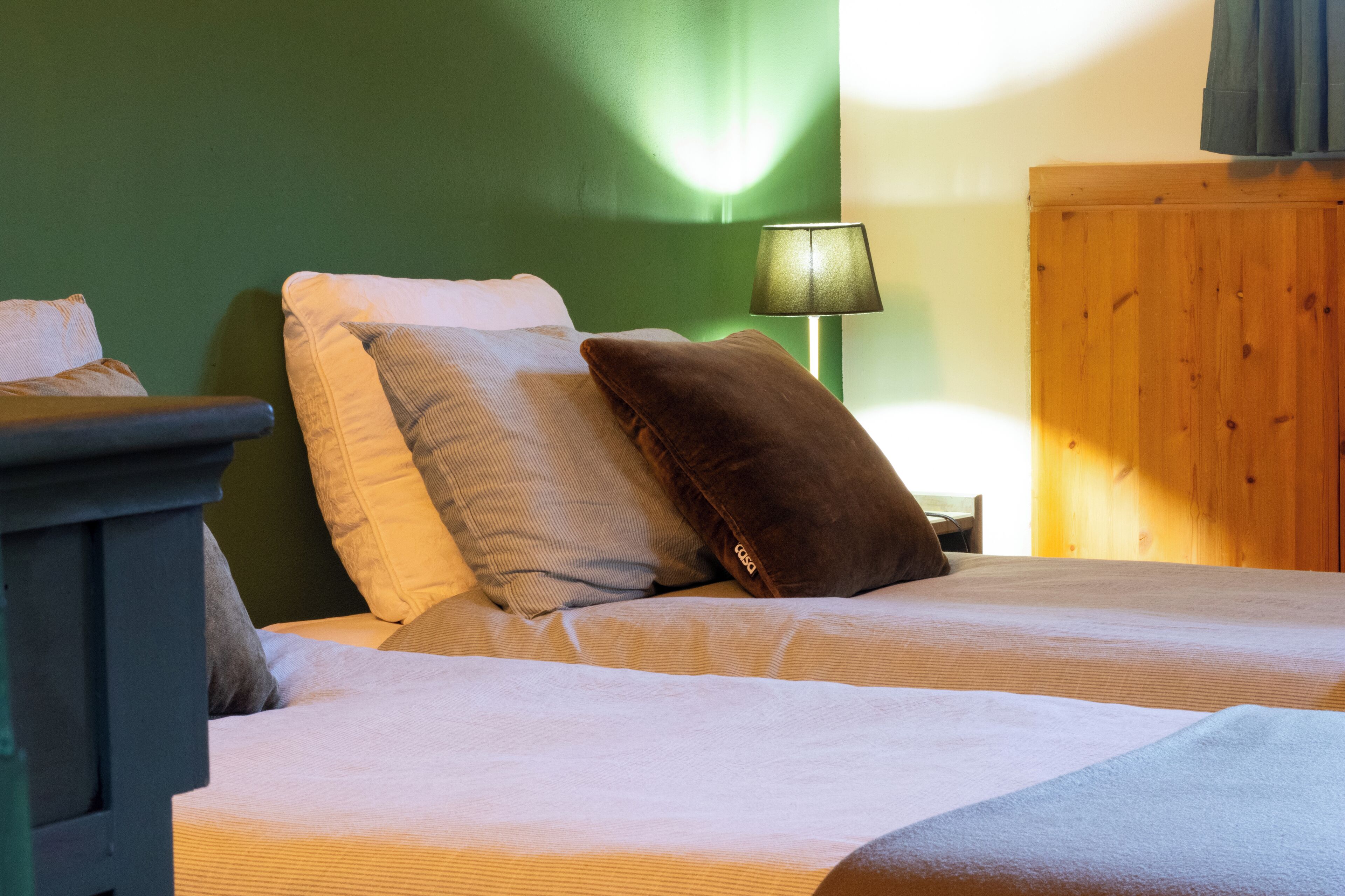 3 bedrooms, iron/ironing board, bed sheets