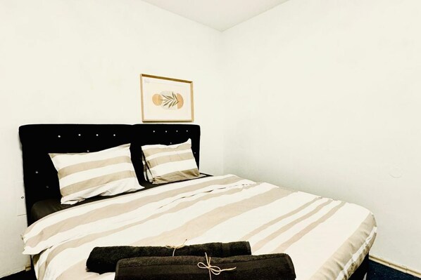 1 habitación y ropa de cama 