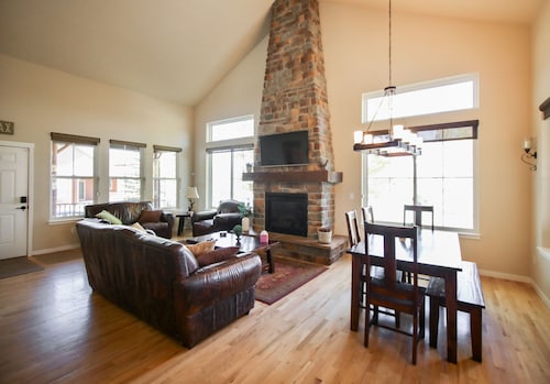 Ski-In/Ski-Out Granby Ranch Home + Firepit & Views