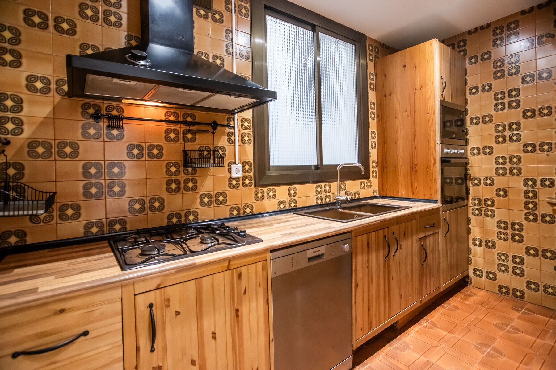 Refrigerador, microondas, horno y lavavajillas 