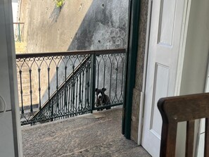 Full-sized fridge, microwave, oven, stovetop - Hostel Casa Aprazível (Rio de Janeiro)