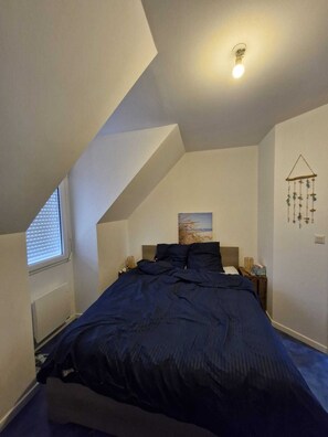 2 habitaciones, tabla de planchar con plancha y wifi gratis 