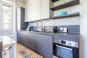 Fridge, microwave, oven, stovetop