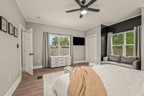3 bedrooms, iron/ironing board, free WiFi, bed sheets - Cedar+Ash. A family retreat (Pensacola)
