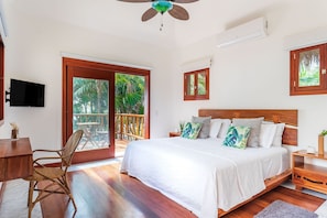 Luxury Villa | In-room safe, iron/ironing board, free WiFi