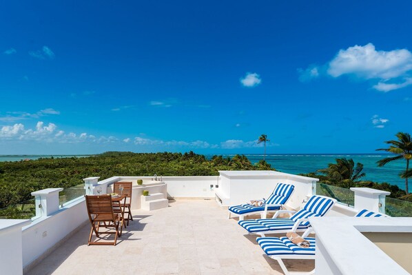 Luxury Villa | Property grounds