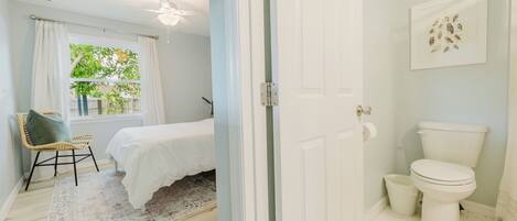2 bedrooms, travel cot, Internet, bed sheets