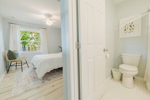 2 habitaciones, cuna de viaje, internet y ropa de cama 