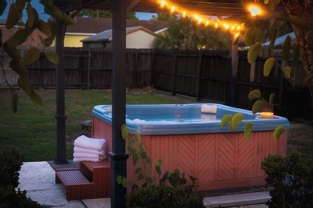 Outdoor spa tub