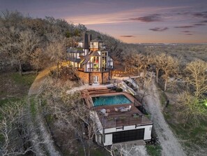 Exterior - Highest House in All of Fort Worth - Luxury Family Getaway with Stunning Views (Joshua)