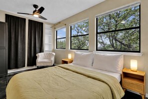 4 bedrooms, iron/ironing board, free WiFi, wheelchair access - Highest House in All of Fort Worth - Luxury Family Getaway with Stunning Views (Joshua)