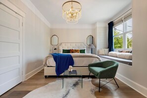 2 bedrooms, iron/ironing board, Internet, bed sheets - Modern Victorian Retreat in Bernal Heights (San Francisco)