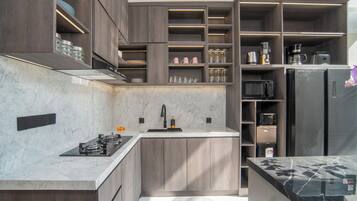 Fridge, microwave, oven, cookware/dishes/utensils