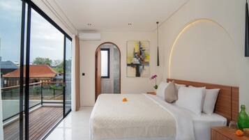 In-room safe, desk, laptop workspace, iron/ironing board