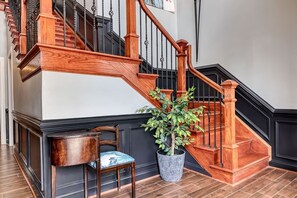 Interior - Savannah Frederick - 2nd floor (Savannah)