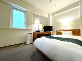 Double Room, Non Smoking | Desk, laptop workspace, iron/ironing board, free WiFi
