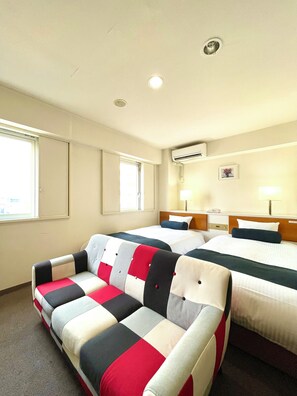 Standard Twin Room, Non Smoking | Desk, laptop workspace, iron/ironing board, free WiFi