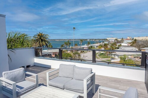 Luxury Beach Home N/POOL