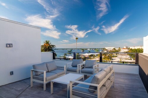 Luxury Beach Home N/POOL