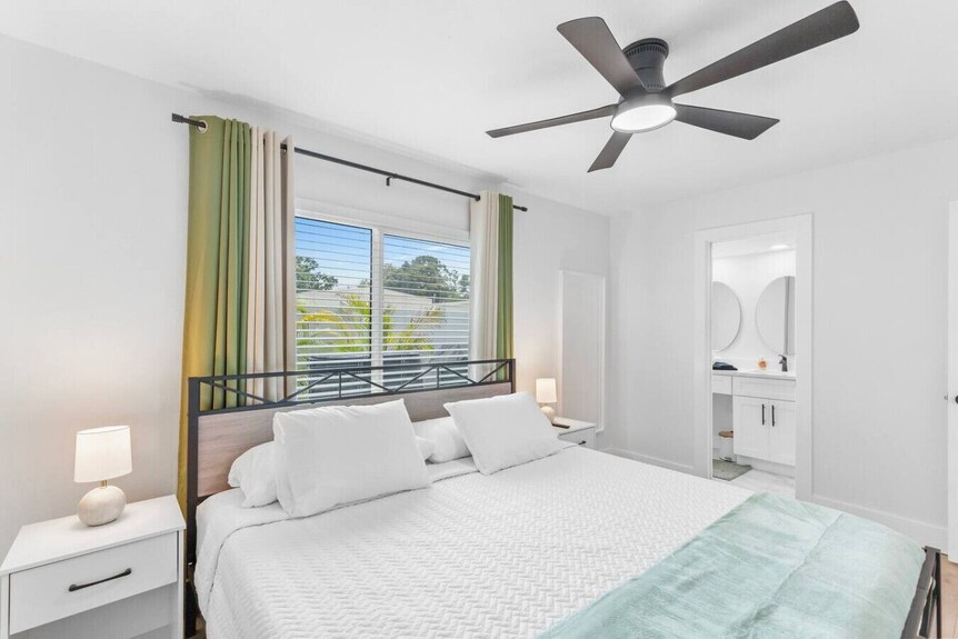 Chic Coastal Getaway - Indian Shores, FL