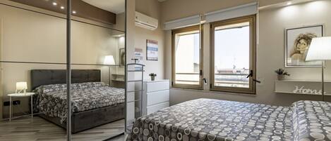 2 chambres, fer et planche Ă repasser