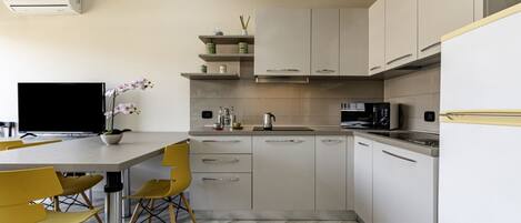 微波炉、烤面包机