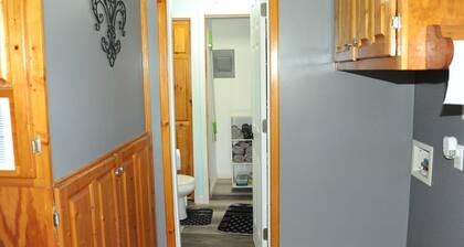 Newly remodeled 3 bedroom home close to Saginaw Bay and River!