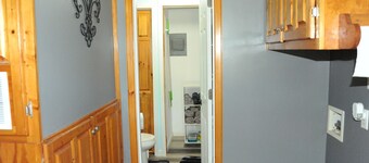 Newly remodeled 3 bedroom home close to Saginaw Bay and River!