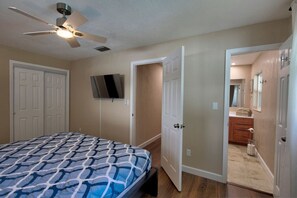 3 bedrooms, iron/ironing board, travel cot, free WiFi