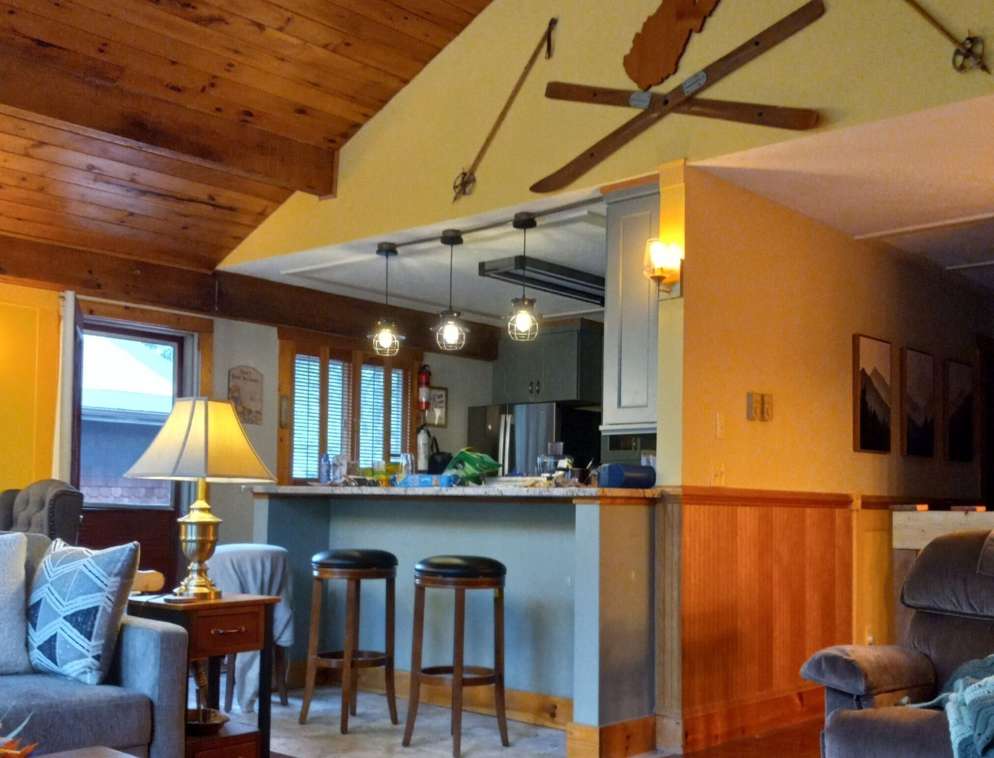 Smart TV, videojuegos, reproductor de DVD y futbolito 