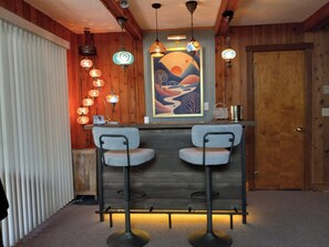 Interior - The Golden Eagle Vacation Rental, a 3 minute walk to Timberline Ski Slopes (Davis)