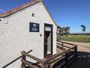 Cottage | Exterior detail